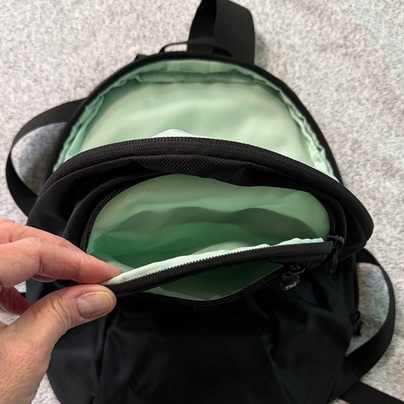 Sherpani Nova Backpack - Picture 5 of 8